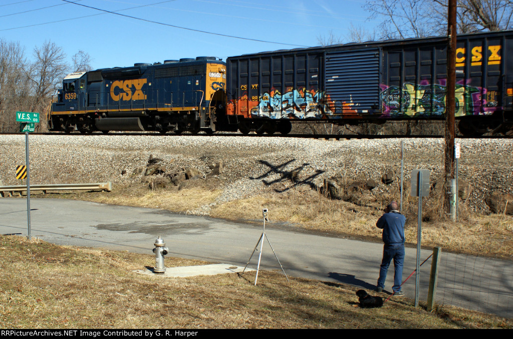 736 - The H74422 local back on the main after meeting the BNSF-powered grain train at Reusens